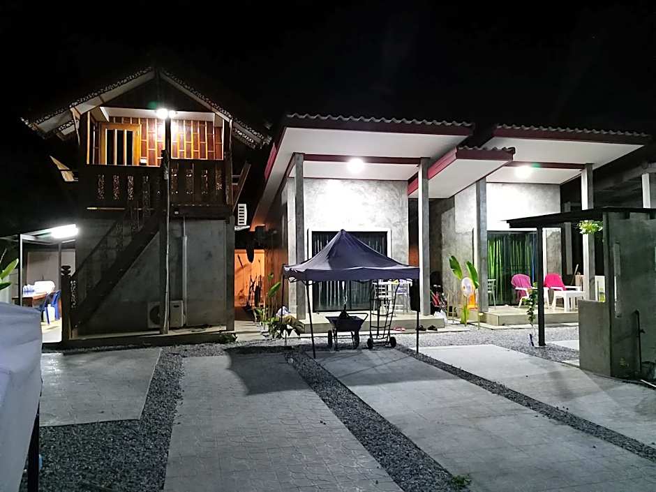 บ้านทะเลอิ่มเอม Bann Talay Im eimm