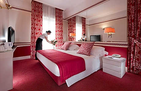 Classic Double or Twin Room with Balcony