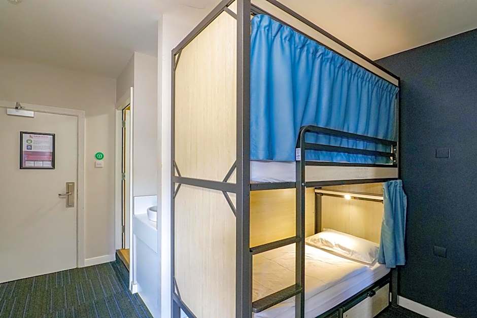 Kinlay Hostel Eyre Square - Best Hostel in Ireland 2025