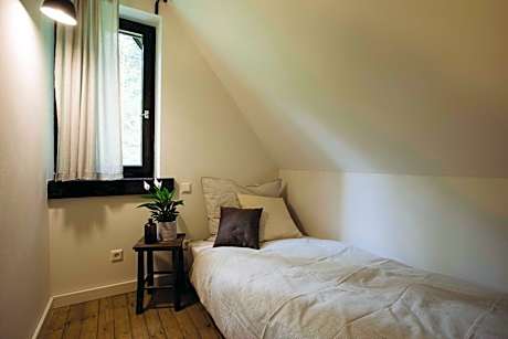 Single Room with Shared Shower and Toilet