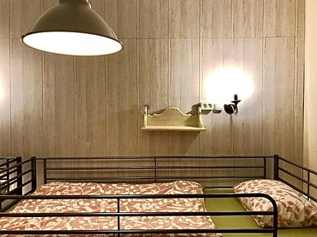Bed in 6-Bed Mixed Dormitory Room