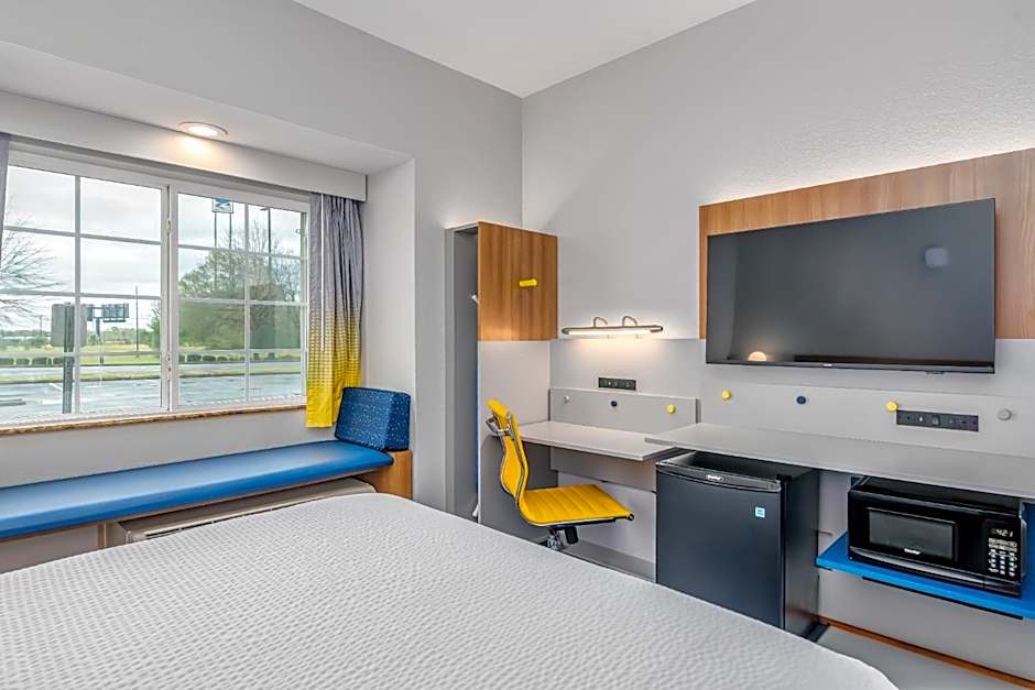Microtel Inn & Suites By Wyndham Montgomery