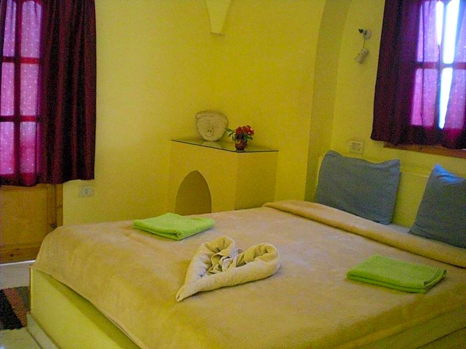 El Fayrouz Hotel