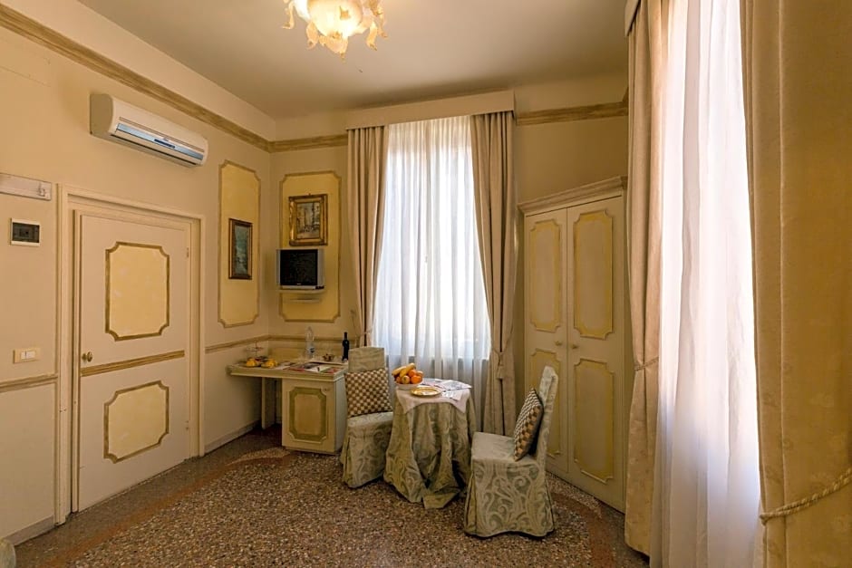 Antica Residenza D'Azeglio Room&Breakfast di Charme