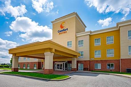 Comfort Suites near Indianapolis Airport