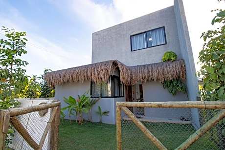 Casa Milagres 03 suítes - a 300m da Praia