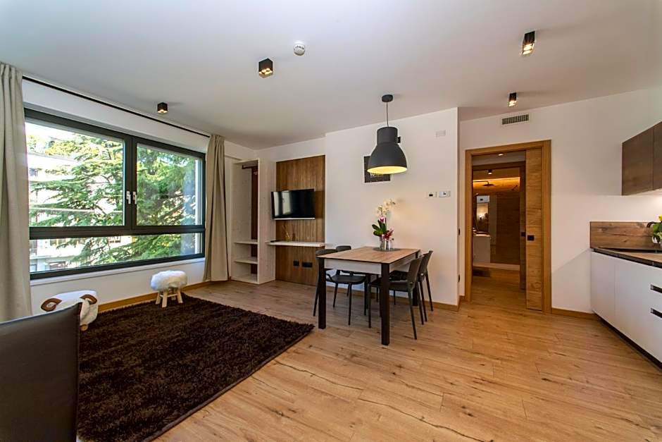 YUGOGO PELLICO 8 Trento Centro