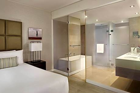 Two Bedroom Suite, Sea view, 1 King and Queen, Balcony