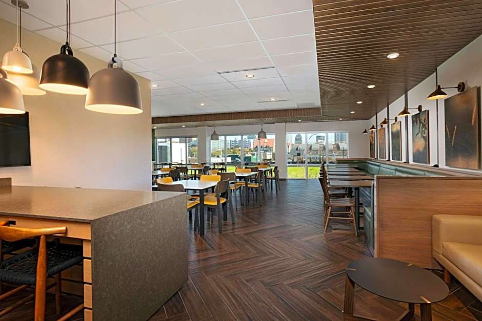 Fairfield Inn & Suites by Marriott St. Louis Downtown