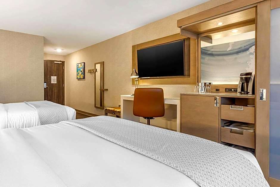 Cambria Hotel Milwaukee Downtown