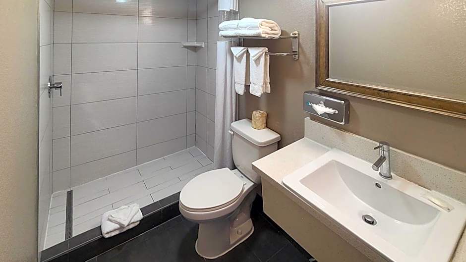 Studio 6 Suites Lawndale, CA South Bay