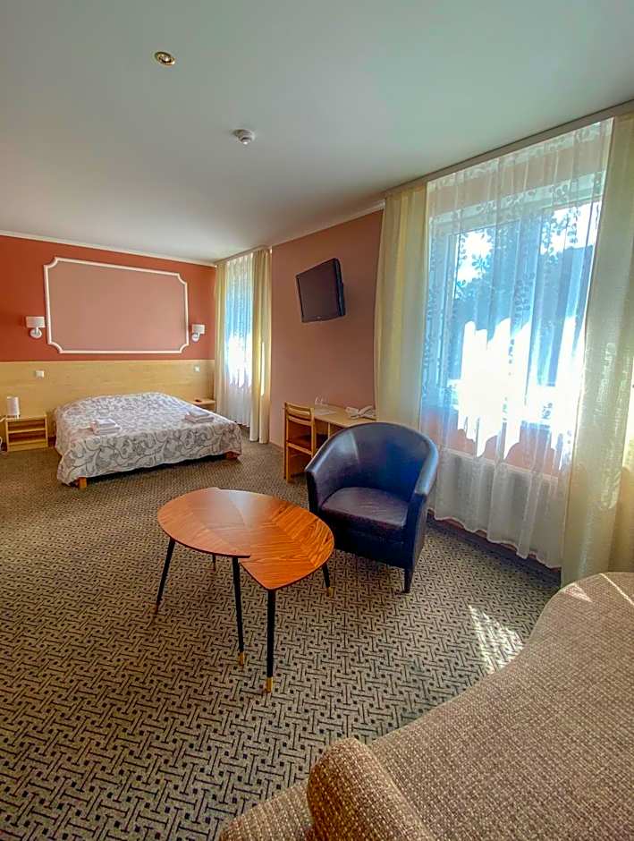 Hotel BEST with FREE PARKING