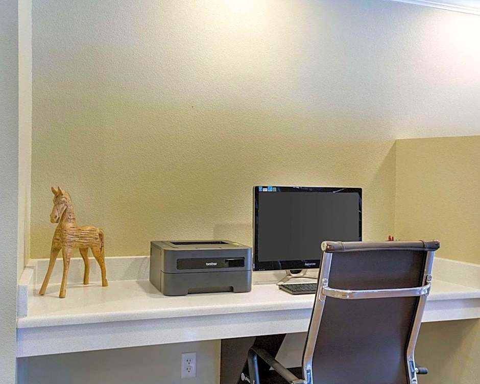 Comfort Suites near Westchase on Beltway 8