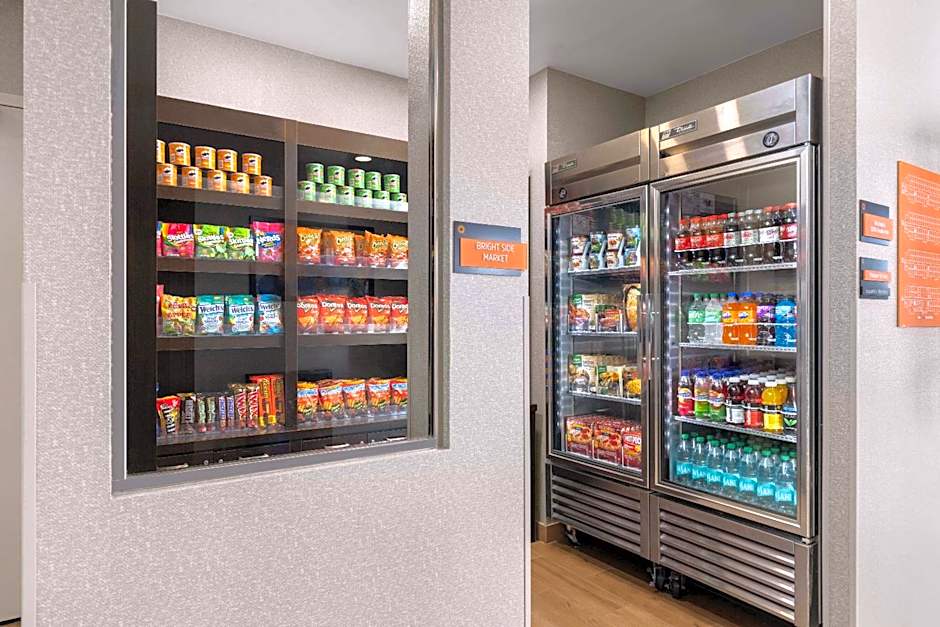 La Quinta Inn & Suites by Wyndham Santa Clarita - Valencia