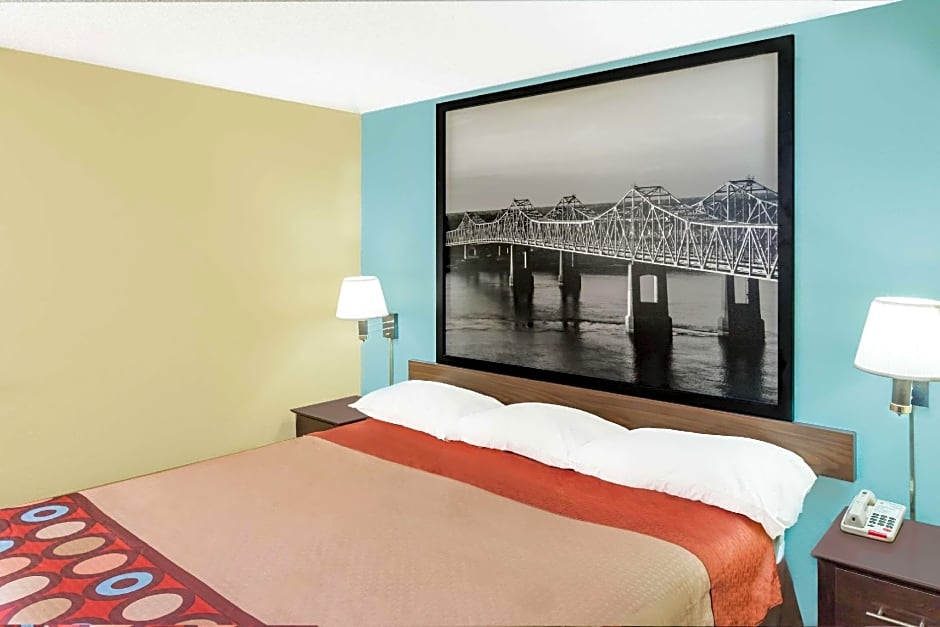 Super 8 By Wyndham Madison - Ridgeland Area