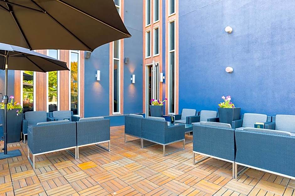 Sandman Signature Kamloops Hotel