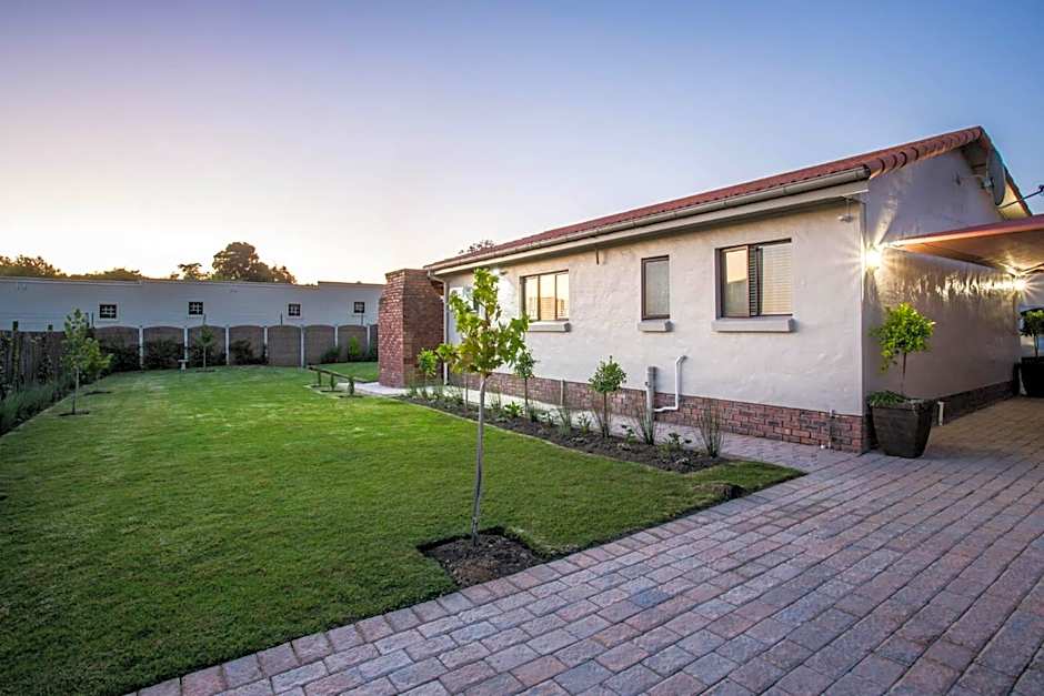 Out of Bounds Self-Catering Lodge