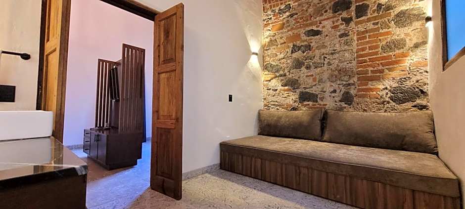 Milo Collection Hotel