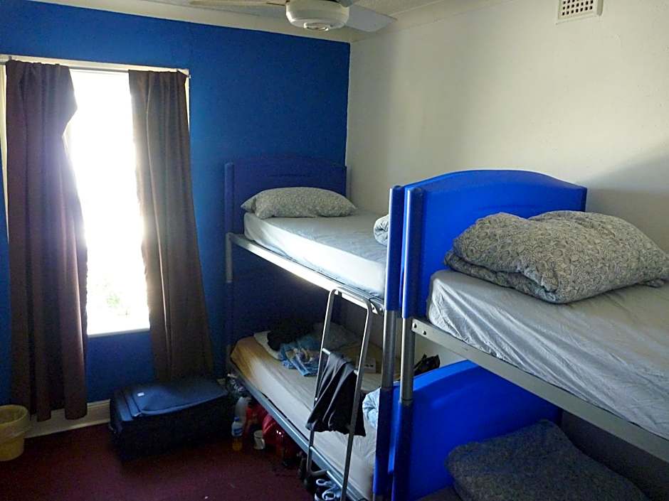 Adelaide Travellers Inn Backpackers Hostel