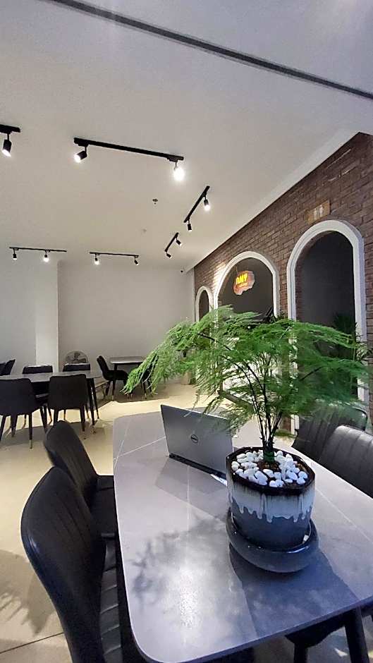 Amy Hotel And Apartment Hue