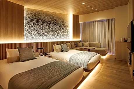 Twin Room with Train & Ocean View