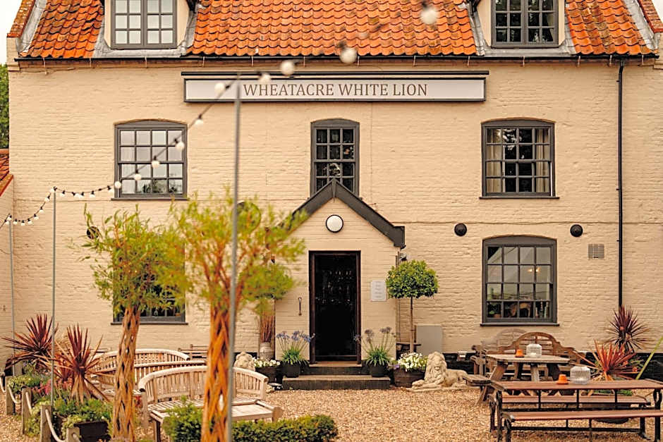 Wheatacre White Lion