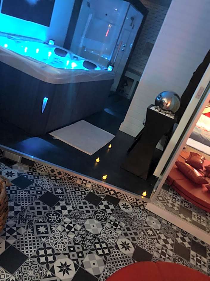 SPABYELLEETLUI spa rouge ou bleu