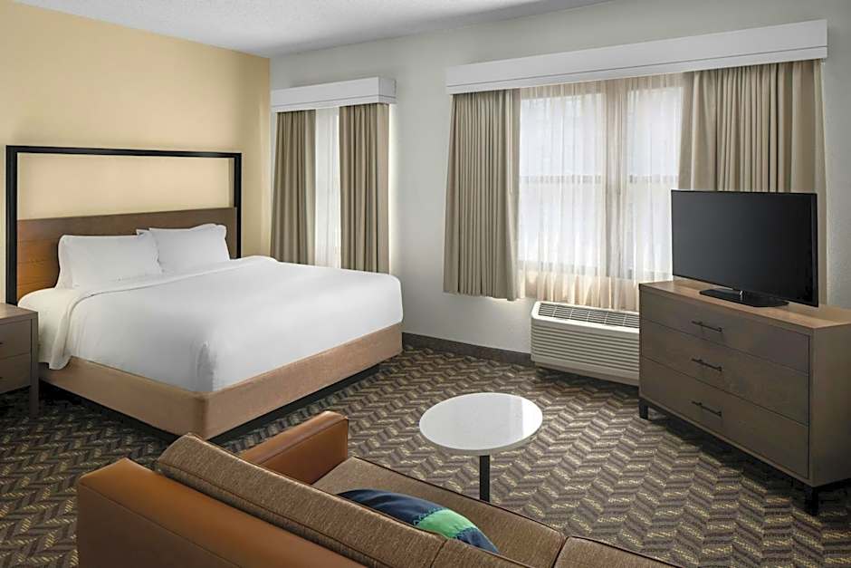 Photo 1 of 8 of Studio 1 King Bed