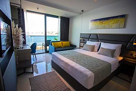 Double Room with Balcony and Sea View