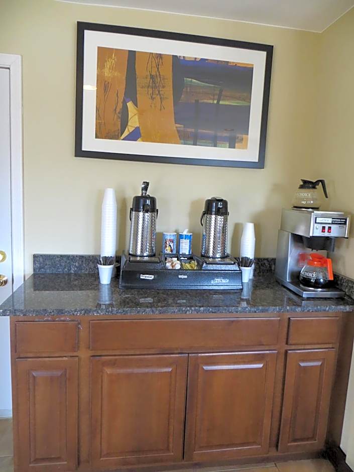 American Inn & Suites – La Grange, IL