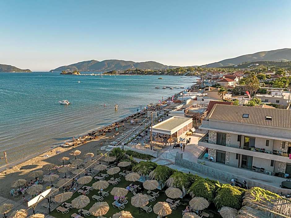 Horizon Apartments - Beachfront Luxury, by ZanteWize