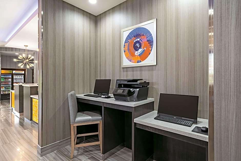 La Quinta Inn & Suites by Wyndham Opelika / Auburn