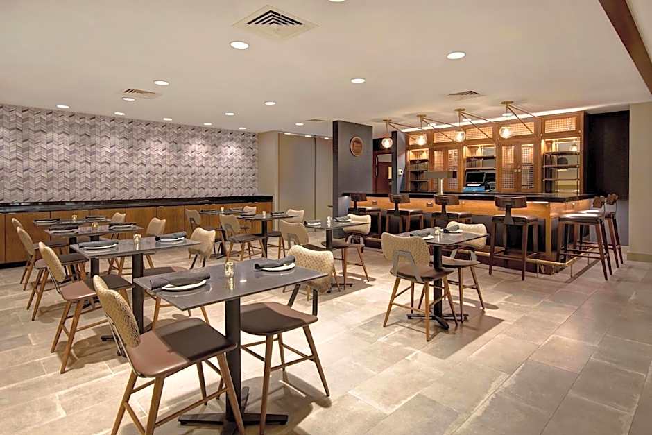 Four Points by Sheraton Boston Newton