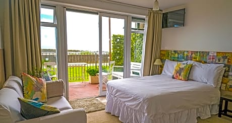 Deluxe Double Room with Personal Terrace and Sea View
