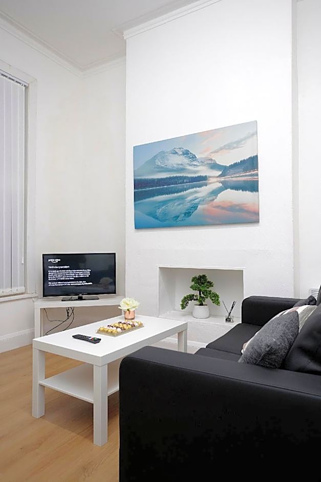 KIRKSTALL SERVICED APARTMENTS LEEDS