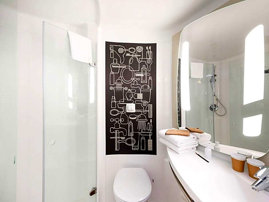 ibis Lyon Caluire Cite Internationale