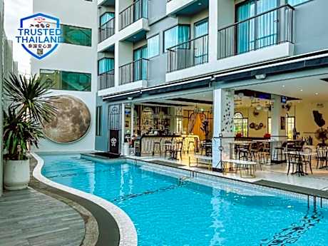 Ratri Hotel Phuket Old Town
