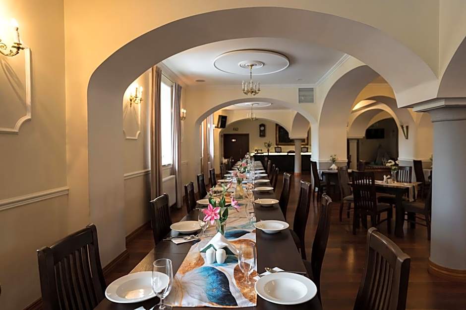 HOTEL I RESTAURACJA BROCHÓW