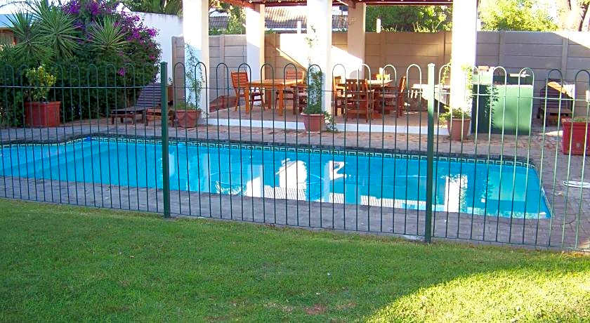 Haus Victoria Self Catering  Cottages – Oudtshoorn, KS