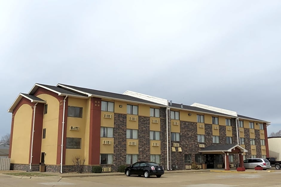 Super 8 by Wyndham Evansville East