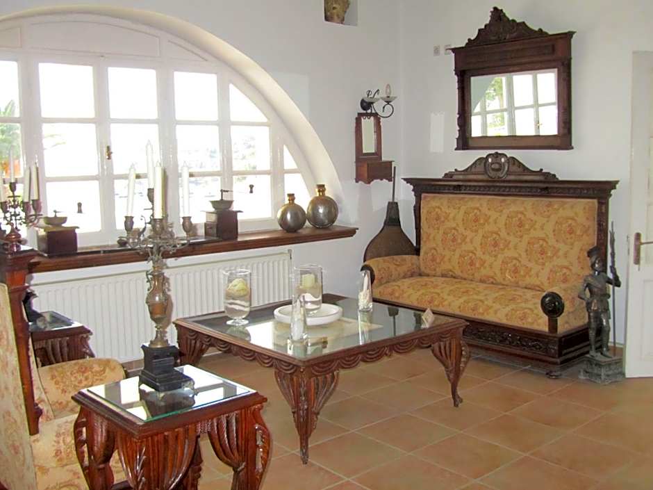 Porto Scoutari Romantic Hotel