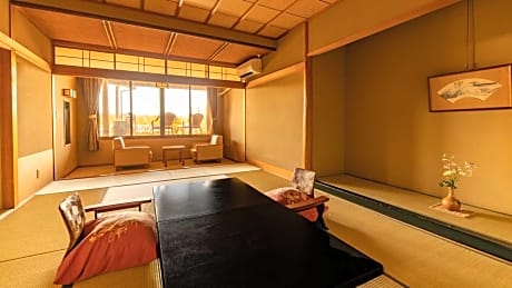 Japanese-Style Family Room with 2 Open Air Baths and Terrace