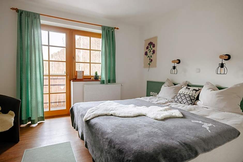 Eko hiša-Eco House Na razpotju