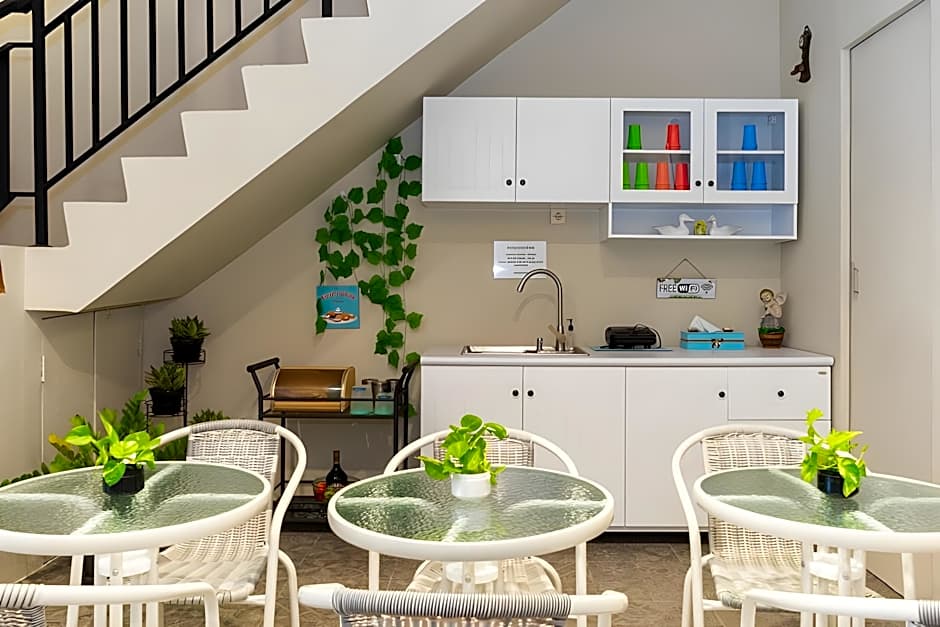 RedDoorz Hostel @ DI Panjaitan Simpang Lima