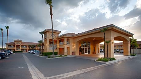 Best Western Inn & Suites Lemoore