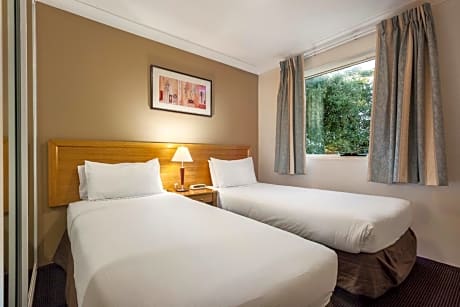 Standard Two-Bedroom Apartment-Daily Housekeeping