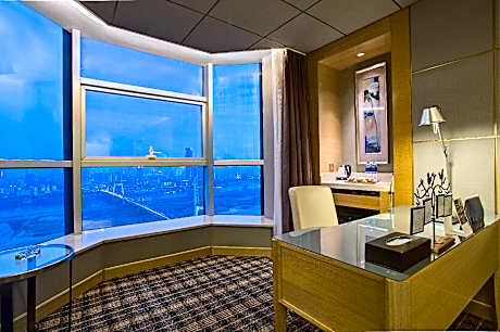 Deluxe Twin River View