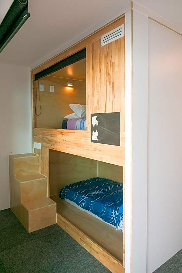 Finlay Jack's Backpackers