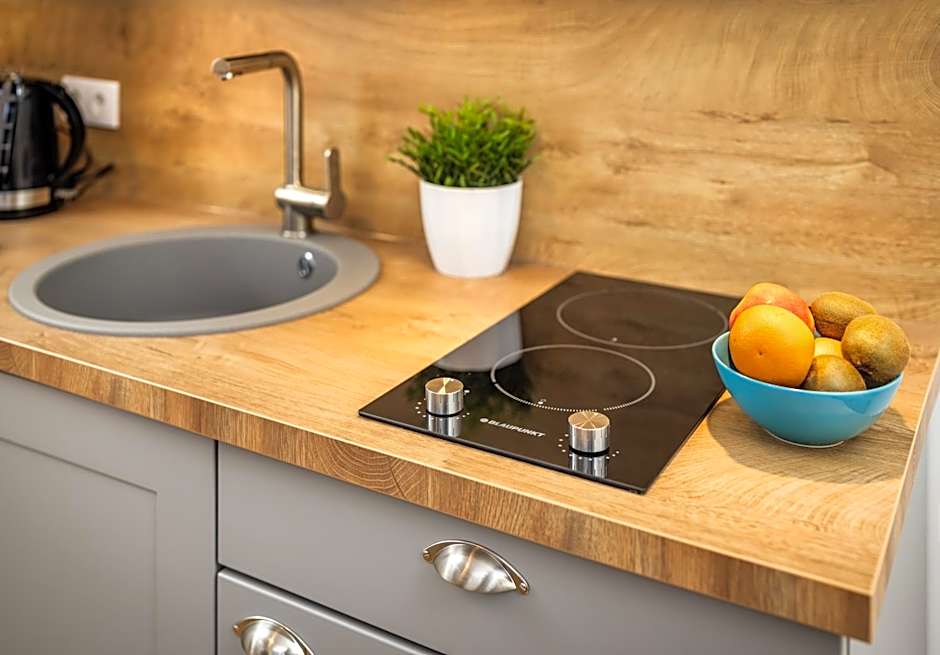 Jimmy's Apartments Dandelion