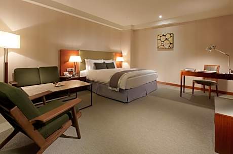 Corner Suite - Hall-End